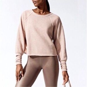 ALO Yoga Women Medium Cropped Tribe Tie Long Sleeve Sweatshirt Nectar Pink Dance